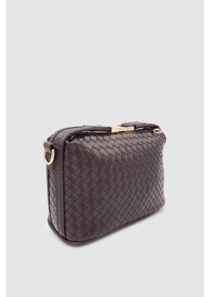 Zyren Toka ve Fermuar Kapamalı Örgü Desenli Çapraz Askılı El Çantası Acı Kahve modelleri