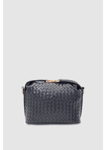 Zyren Toka ve Fermuar Kapamalı Örgü Desenli Çapraz Askılı El Çantası Siyah