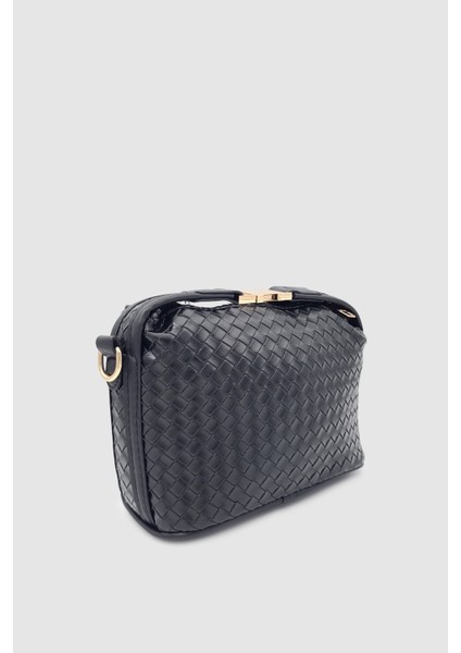 Zyren Toka ve Fermuar Kapamalı Örgü Desenli Çapraz Askılı El Çantası Siyah fiyatları