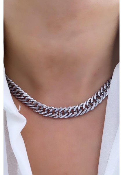 Işlemeli Zincir Gümüş Renk Kolye