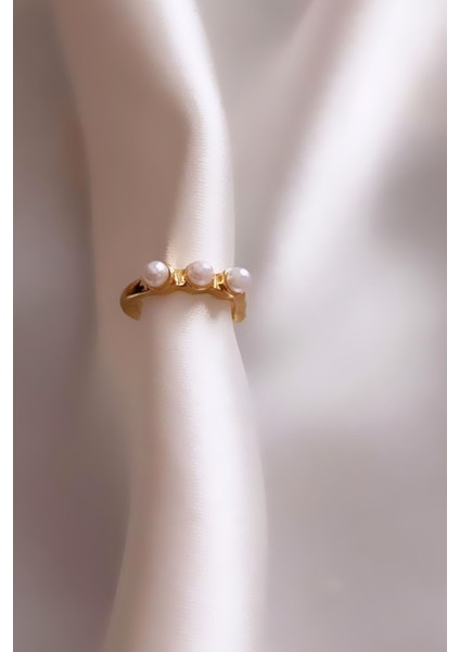 Üç Incili Kıkırdak Küpe