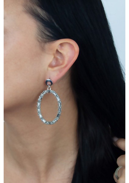 Kristal Taşlı Oval Tasarım Küpe