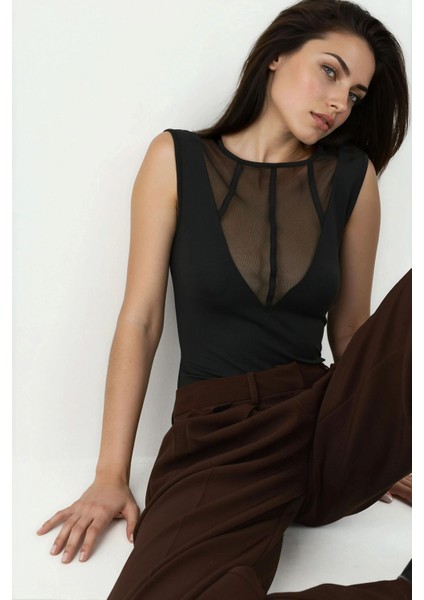 Kadın Yakası Transparan Detaylı Slim Fit Yuvarlak Yaka Örme Body Siyah fiyatları