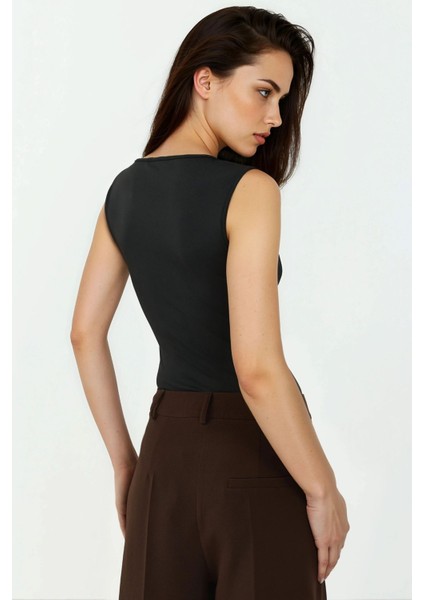 Kadın Yakası Transparan Detaylı Slim Fit Yuvarlak Yaka Örme Body Siyah fırsatları