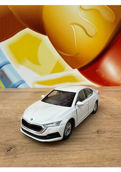 Skoda Octavia Beyaz Yeni Diecast Metal Orjinal Koleksiyon Çekbırak Araba Kapılar Açılır