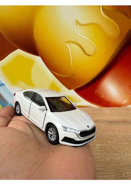 Skoda Octavia Beyaz Yeni Diecast Metal Orjinal Koleksiyon Çekbırak Araba Kapılar Açılır indirimleri