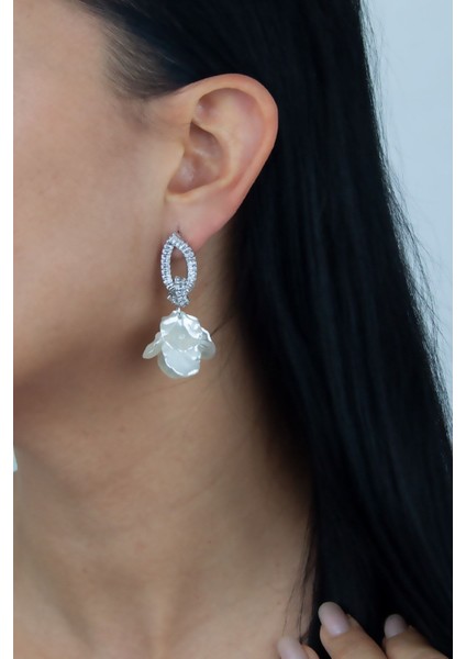 Baget Taşlı Yaprak Sallantılı Küpe