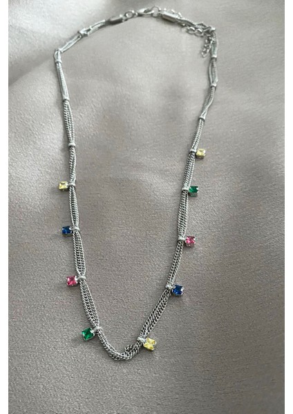 Renkli Taşlı Gümüş Renk Kolye