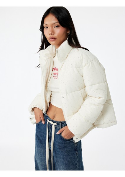 Dik Yaka Fermuarlı Cep Detaylı Taşlı Şişme Mont