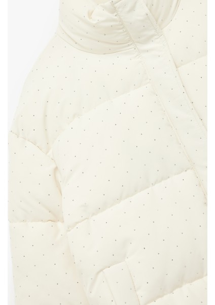 Dik Yaka Fermuarlı Cep Detaylı Taşlı Şişme Mont modelleri