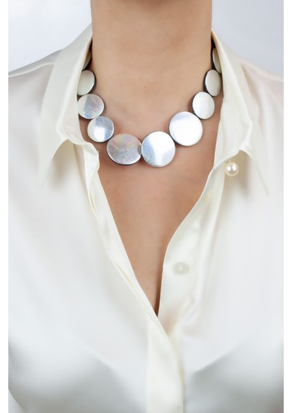 Yuvarlak Tasasrım Simli Kadın Kolye