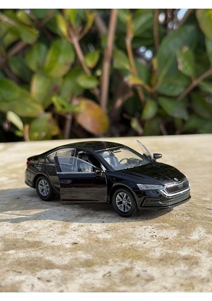 Skoda Octavia Koleksiyon Metal Araba 12CM Lüks Araba Siyah Oyuncak Araba Model Araba