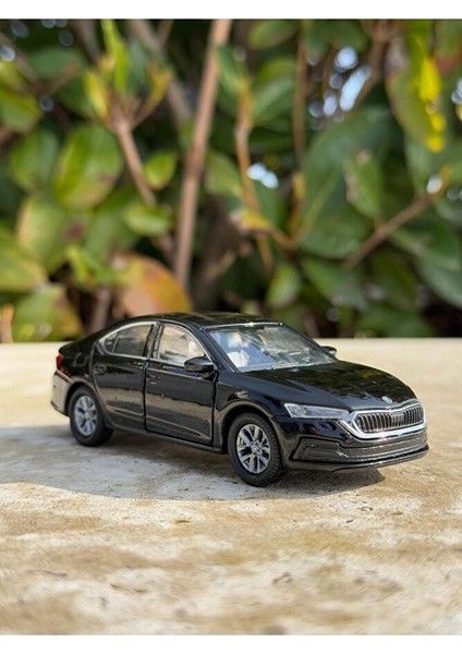 Skoda Octavia Koleksiyon Metal Araba 12CM Lüks Araba Siyah Oyuncak Araba Model Araba fiyatları