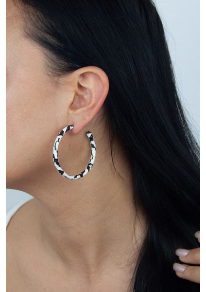 Siyah Beyaz Büyük Halka Küpe