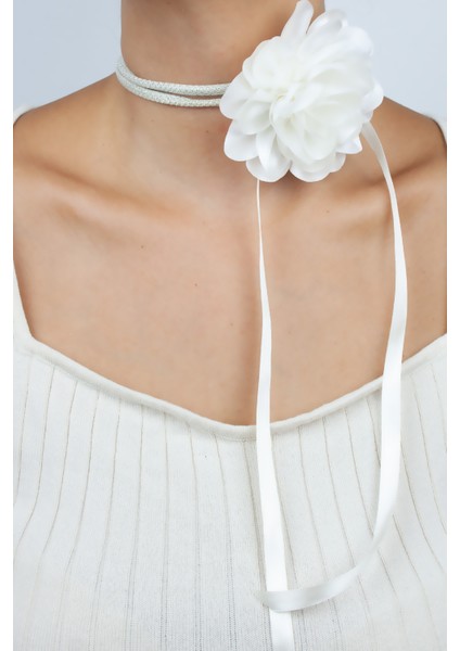 Büyük Gül Figürlü Kolye