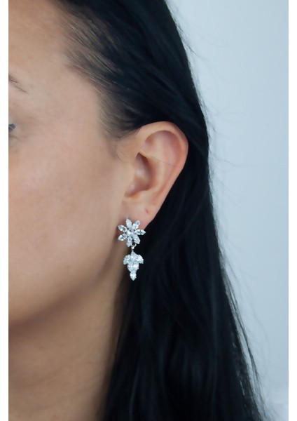 Zirkon Taşlı Küpe