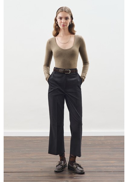Flare Kesim Pantolon Siyah fiyatları