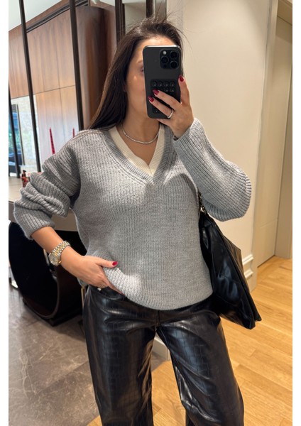 Yakası Renkli Triko Kazak- Gri fiyatları