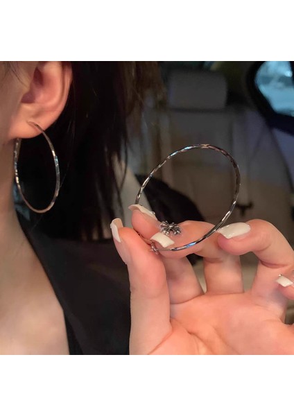 Tatlı ve Havalı Stil Seki Kız Düz Halka Küpeler Yeni Basit Yuvarlak Yüz Küpeleri Benzersiz Daire Küpeler (Yurt Dışından)