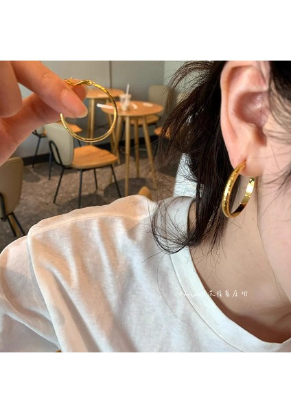 Kadınlar Için Yeni Metalik Cilalı Küpeler, Zarif ve Sofistike Halka Küpeler (Yurt Dışından)