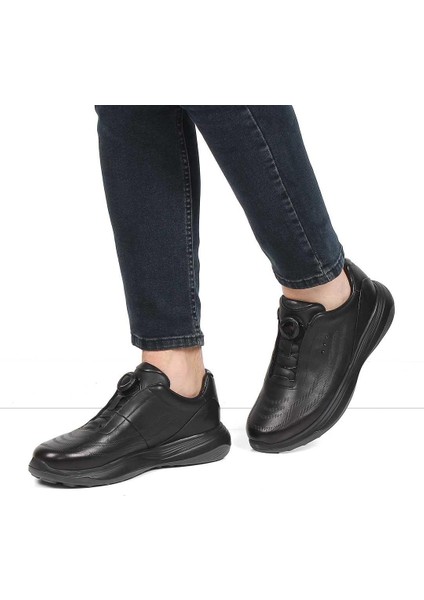 Erkek Siyah Kalın Tabanlı Deri Sneaker fiyatları