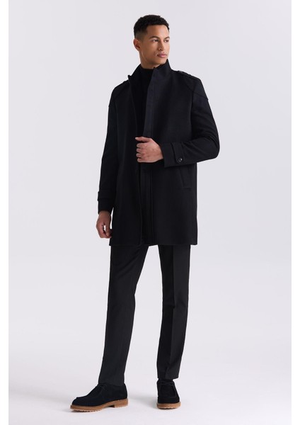 Siyah Regular Fit Hakim Yaka Apoletli Yünlü Kaşe Kaban