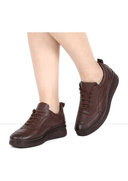 Kadın Kahverengi Bağcıklı Kalın Tabanlı Deri Ayakkabı fiyatları