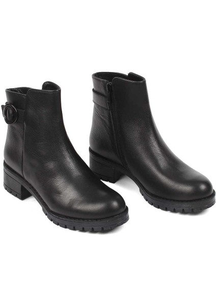 Kadın Siyah Fermuarlı Tokalı Deri Bot