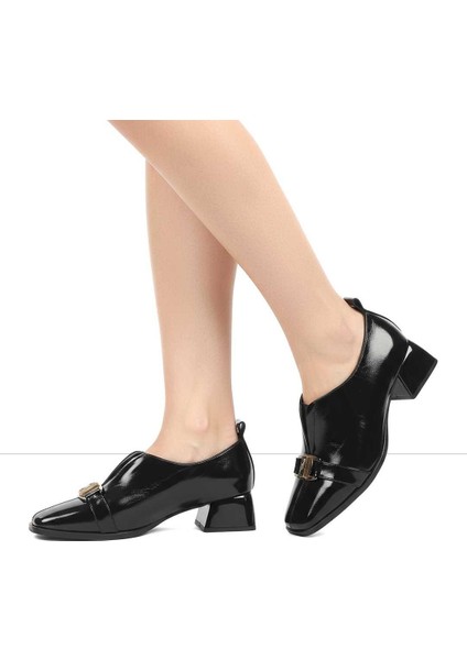 Kadın Siyah Kalın Topuklu Rugan Deri Ayakkabı fiyatları