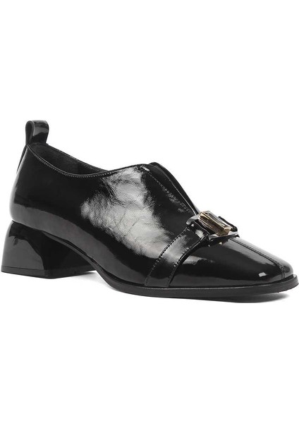 Kadın Siyah Kalın Topuklu Rugan Deri Ayakkabı modelleri