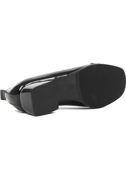 Kadın Siyah Kalın Topuklu Rugan Deri Ayakkabı