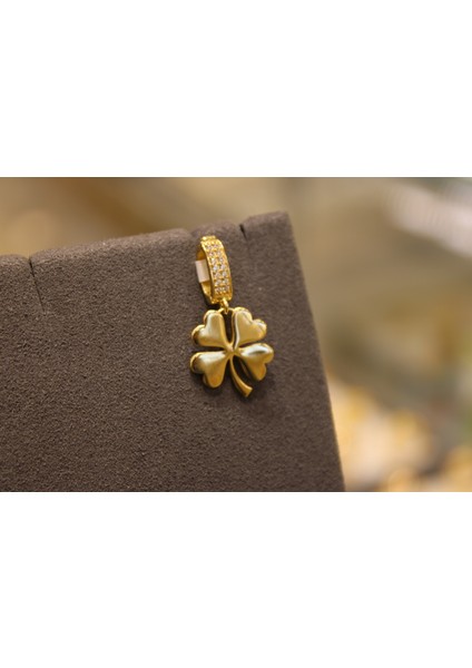14 Ayar Altın Yonca Charm Kolye Ucu modelleri