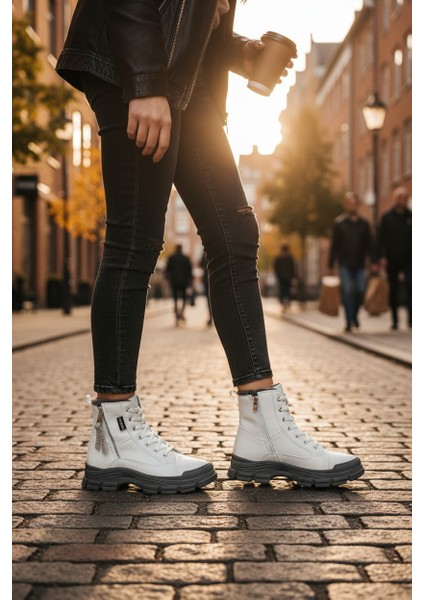 Conpax 5428 Beyaz & Füme Kadın Fermuarlı & Bağcıklı Bot modelleri