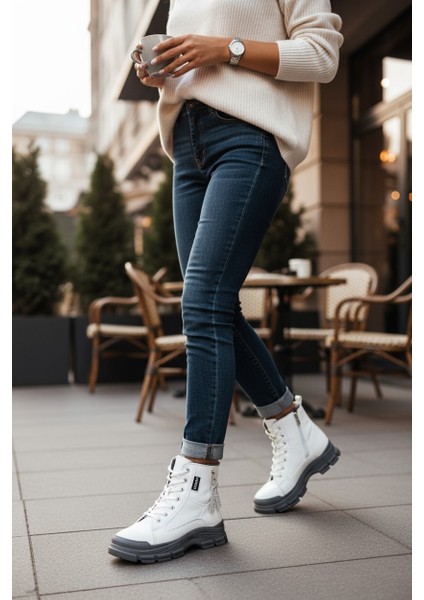 Conpax 5428 Beyaz & Füme Kadın Fermuarlı & Bağcıklı Bot fırsatları