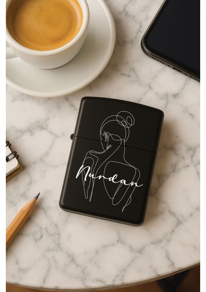 Kişiye Özel Isim Yazılı Fontlu Baskılı Benzinli Çakmak Özel Tasarım Hediyelik Minimal