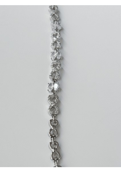 Küçük Kalpli ve Sonsuzluk Detaylı Silver Bileklik modelleri