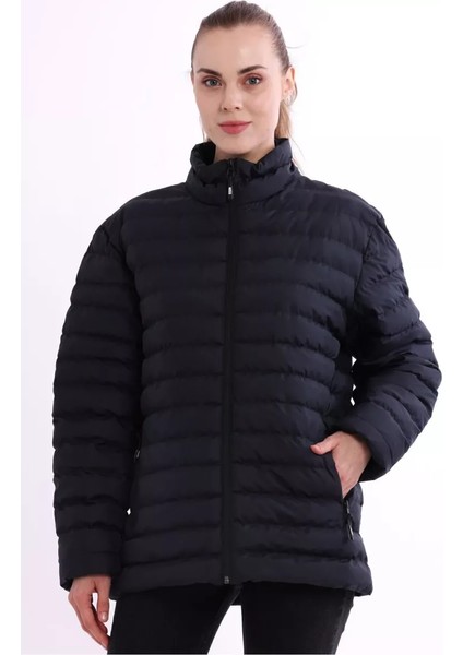 İçi Astarlı Su ve Rüzgar Geçirmez Cepli Kadın Mont