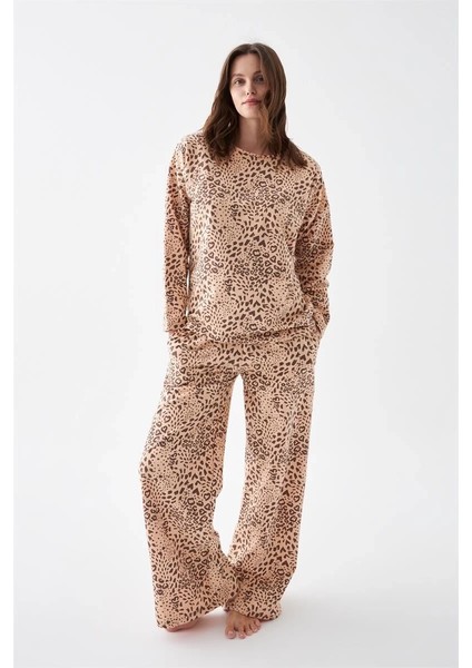 Moda Kadın Oversize Bej Leopar Desenli Pamuklu Kalın Pijama Takımı fiyatları