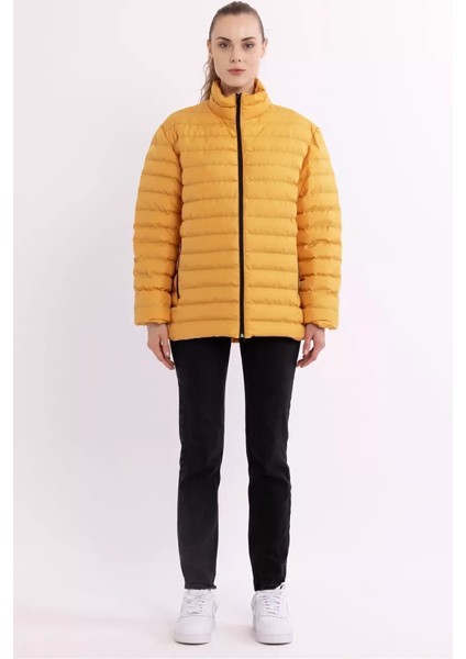 İçi Astarlı Su ve Rüzgar Geçirmez Cepli Kadın Mont modelleri