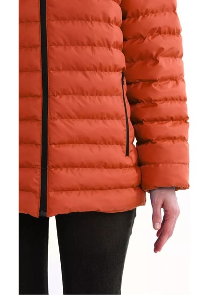 İçi Astarlı Su ve Rüzgar Geçirmez Cepli Kadın Mont fırsatları