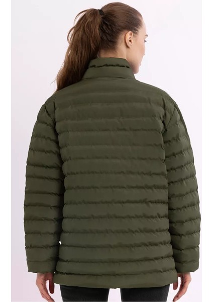 İçi Astarlı Su ve Rüzgar Geçirmez Cepli Kadın Mont fırsatları