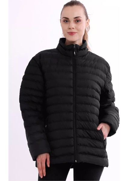 İçi Astarlı Su ve Rüzgar Geçirmez Cepli Kadın Mont