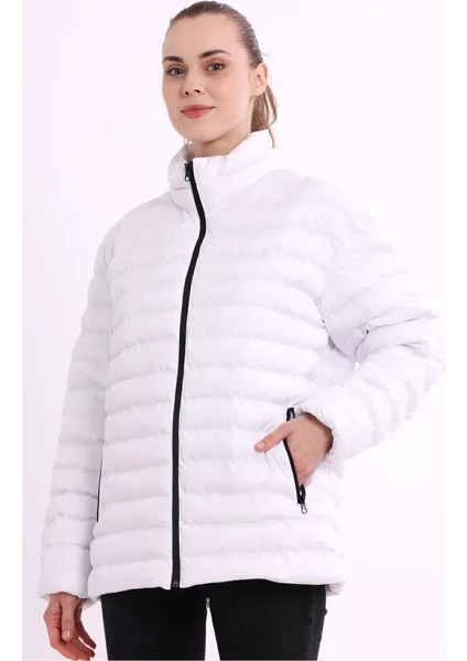 İçi Astarlı Su ve Rüzgar Geçirmez Cepli Kadın Mont