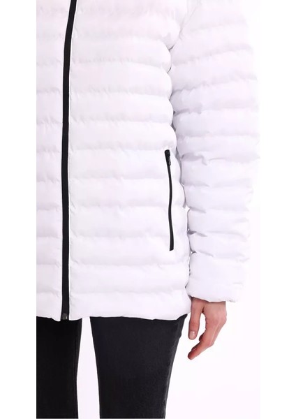 İçi Astarlı Su ve Rüzgar Geçirmez Cepli Kadın Mont modelleri