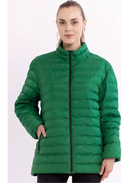 İçi Astarlı Su ve Rüzgar Geçirmez Cepli Kadın Mont