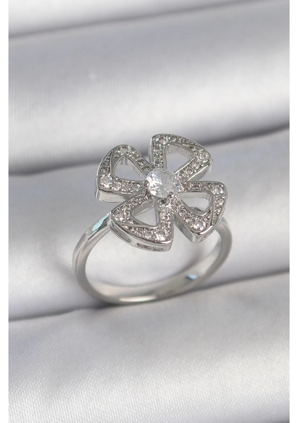 Heyf Pirinç Gümüş Renk Zirkon Taşlı Yonca Model Ayarlanabilir Kadın Yüzük