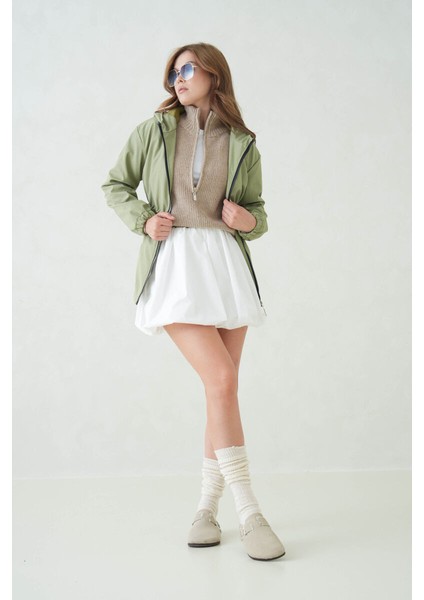 Içi Astarlı Su Geçirmez Kapüşonlu Fermuarlı Sık Dokuma Kadın Trençkot