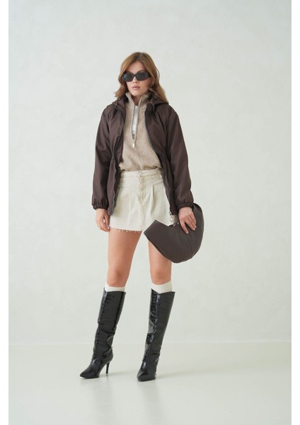 Içi Astarlı Su Geçirmez Kapüşonlu Fermuarlı Sık Dokuma Kadın Trençkot