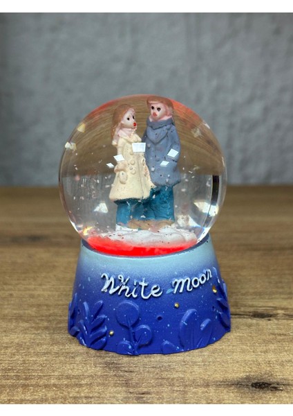 Kış Sevgililer Temalı Küçük Boy Işıklı Kar Küresi Dekoratif Hediyelik Eşya modelleri