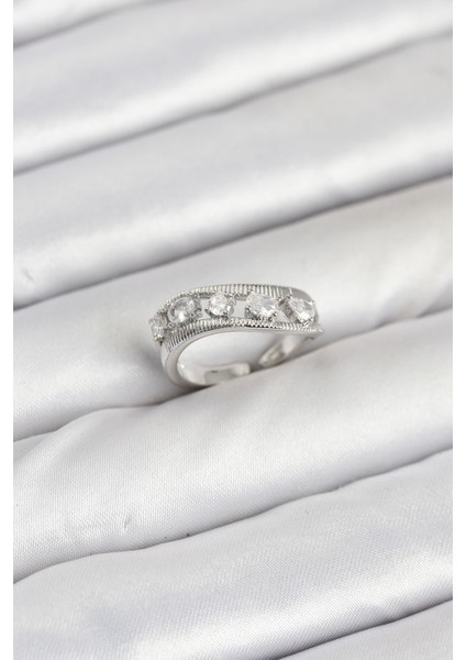 Pirinç Gümüş Renk Zirkon Taşlı Kadın Yüzük